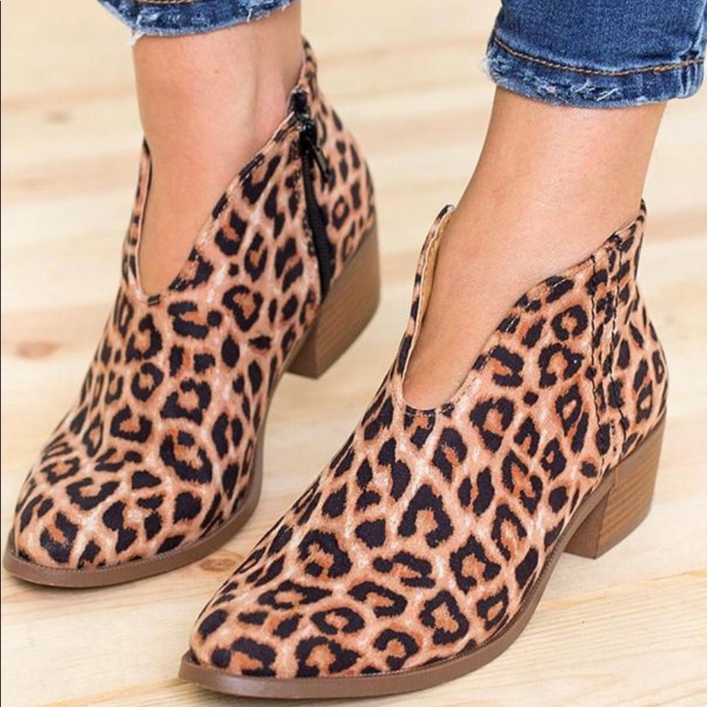 NWOT leopard ankle booties